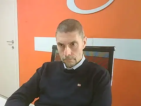 Snapshot of max79ve31 chatting on 12-05-25, 12:58 max79ve31 online show from 12-05-25, 12:58