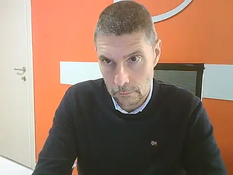 Snapshot of max79ve31 chatting on 12-15-25, 12:09 max79ve31 online show from 12-15-25, 12:09