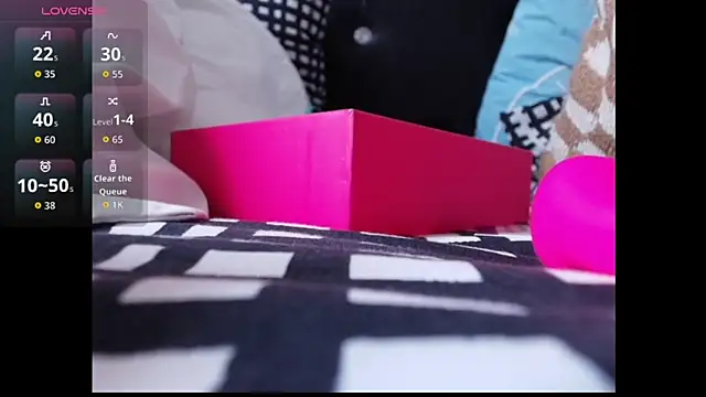 Snapshot of LunaLuxe1 chatting on 02-02-26, 02:27 LunaLuxe1 online show from 02-02-26, 02:27