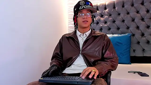 MARSHALL SPENCER online show from 12-22-25, 01:08