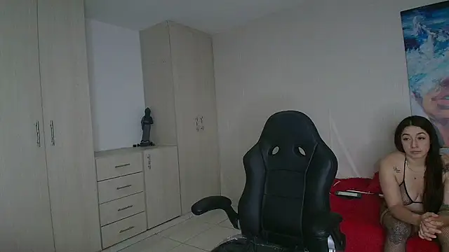 Snapshot of SofiaLust_Eup chatting on 10-10-25, 03:49 SofiaLust Eup online show from 10-10-25, 03:49