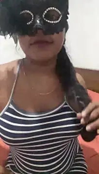 Snapshot of vinushi chatting on 10-26-25, 02:17 vinushi online show from 10-26-25, 02:17