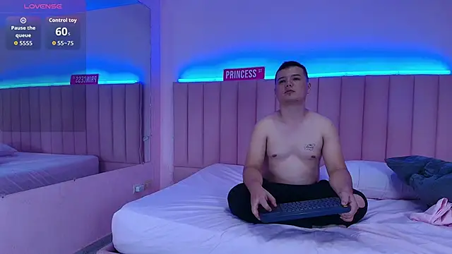 Snapshot of adventure_of_young_2 chatting on 09-13-25, 04:34 adventure of young 2 online show from 09-13-25, 04:34