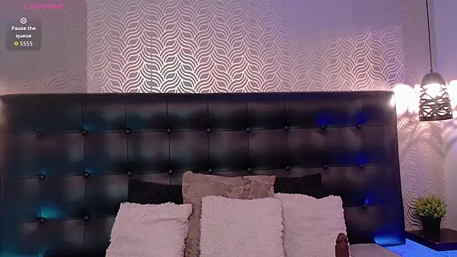 NaiaraMasson  online show from 04-24-26, 12:18