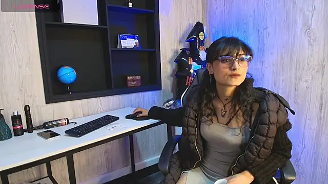 LilyRouset online show from 10-20-25, 03:01