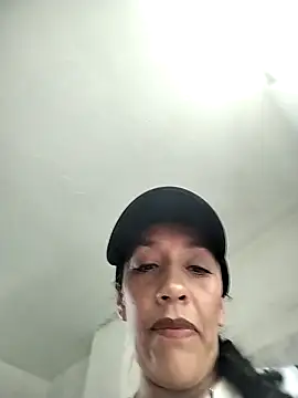 Shantey Laurent online show from 03-17-26, 03:04