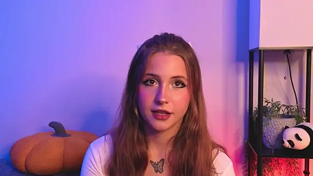 Snapshot of LoveSeekins chatting on 10-12-25, 07:35 LoveSeekins online show from 10-12-25, 07:35