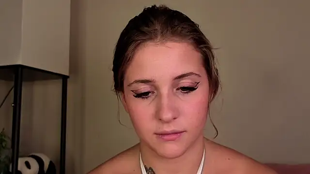 Snapshot of LoveSeekins chatting on 12-17-25, 07:09 LoveSeekins online show from 12-17-25, 07:09