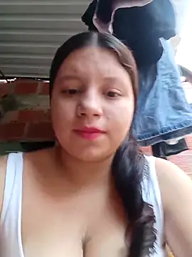 Shell Latina online show from 10-23-25, 01:21