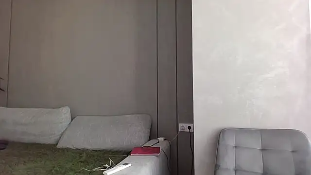 Snapshot of MrsAlice chatting on 10-21-25, 09:21 MrsAlice online show from 10-21-25, 09:21