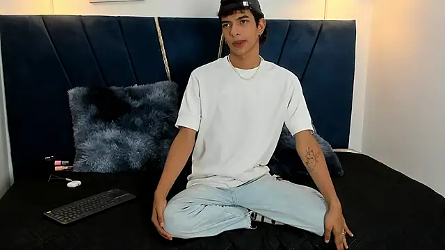 maicol cum23 online show from 09-10-25, 01:33