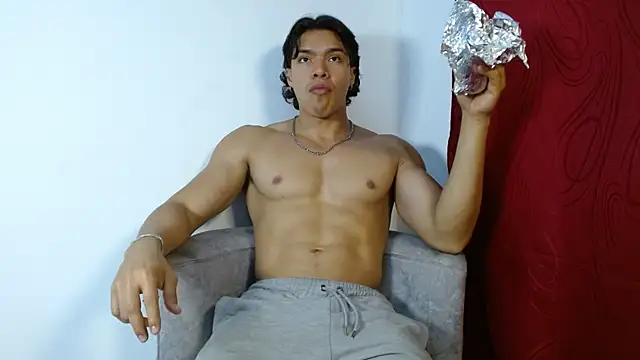 adriel escalante online show from 10-11-25, 01:38