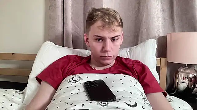 Snapshot of scottishtwink01 chatting on 09-23-25, 10:24 scottishtwink01 online show from 09-23-25, 10:24