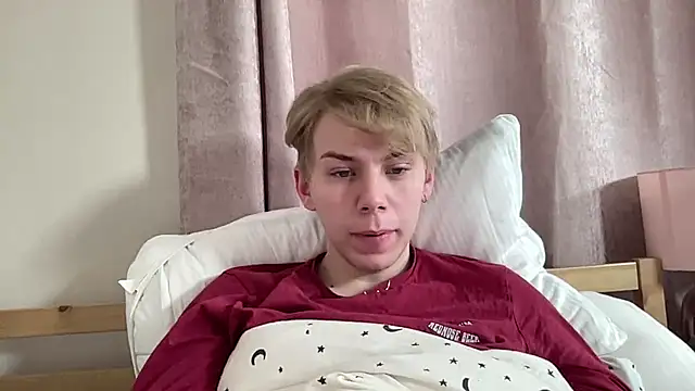 Snapshot of scottishtwink01 chatting on 09-28-25, 12:43 scottishtwink01 online show from 09-28-25, 12:43