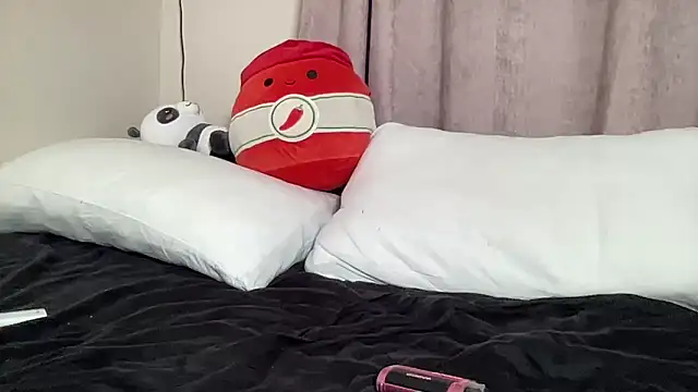 Snapshot of scottishtwink01 chatting on 10-15-25, 12:22 scottishtwink01 online show from 10-15-25, 12:22