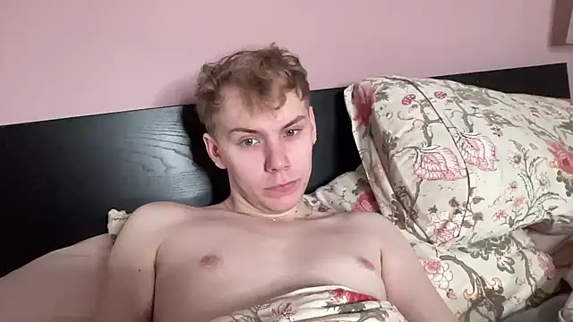 Snapshot of scottishtwink01 chatting on 10-22-25, 01:22 scottishtwink01 online show from 10-22-25, 01:22