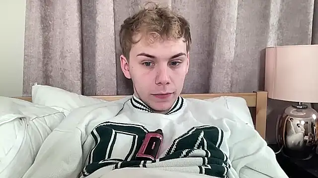 Snapshot of scottishtwink01 chatting on 10-29-25, 01:30 scottishtwink01 online show from 10-29-25, 01:30