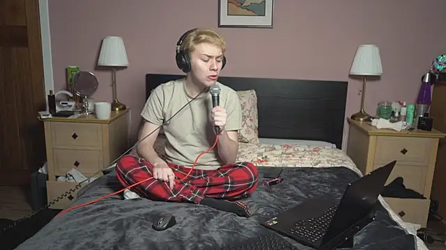 scottishtwink01 online show from 01-09-26, 01:47