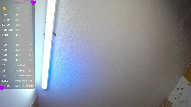 Snapshot of emmydurant chatting on 11-22-25, 01:32 emmydurant online show from 11-22-25, 01:32