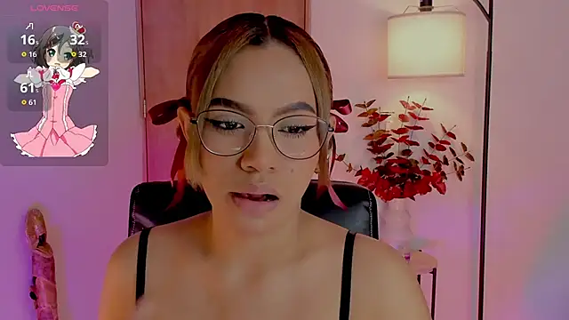 Snapshot of OxanaFedorova1- chatting on 10-01-25, 08:04 OxanaFedorova1- online show from 10-01-25, 08:04