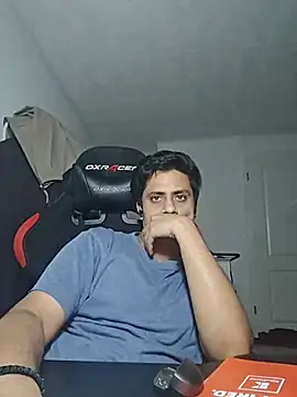 Snapshot of eyepach96 chatting on 11-06-25, 01:17 eyepach96 online show from 11-06-25, 01:17