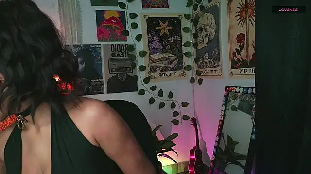 Raven luv online show from 09-17-25, 10:00