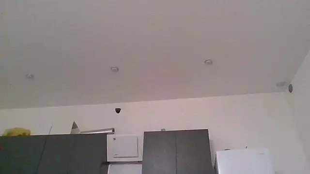 Snapshot of Doravelle chatting on 12-22-25, 05:43 Doravelle online show from 12-22-25, 05:43