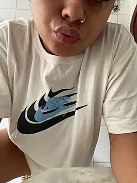 Snapshot of ___seusegredo chatting on 02-17-26, 02:13 seusegredo online show from 02-17-26, 02:13