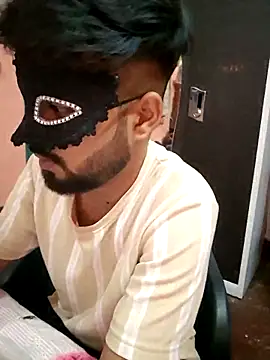 soniriyaa010101 online show from 03-12-26, 08:37