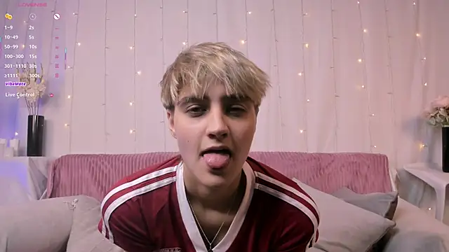 Astrellia online show from 10-10-25, 07:24