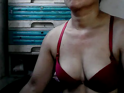 Snapshot of yoursPinayMama1682 chatting on 10-01-25, 11:44 yoursPinayMama1682 online show from 10-01-25, 11:44