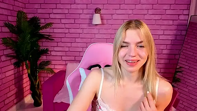 Margo Robbbie online show from 10-18-25, 01:08