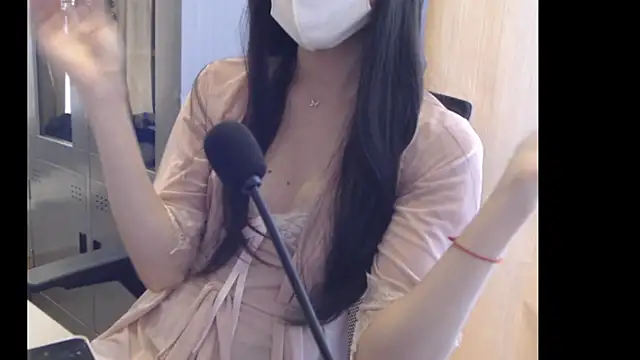 Jying 818 online show from 10-29-25, 05:53