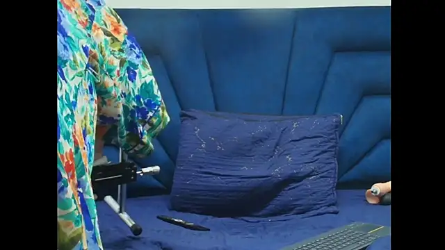 Angell cooper online show from 04-23-26, 01:02