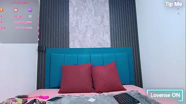 Caroline daring online show from 02-26-26, 01:21