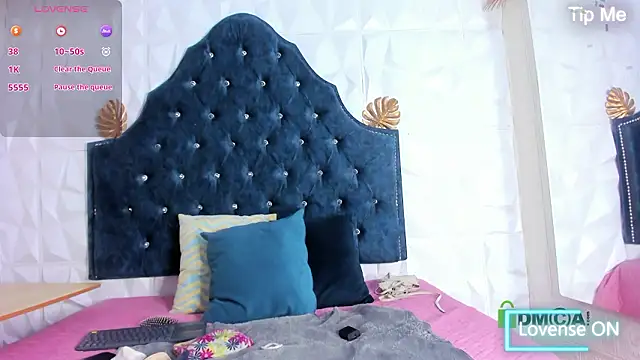 Caroline daring online show from 02-27-26, 01:33