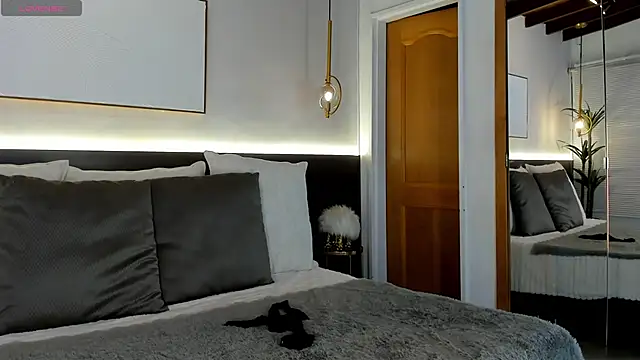 VictoriaShelby online show from 09-15-25, 11:54