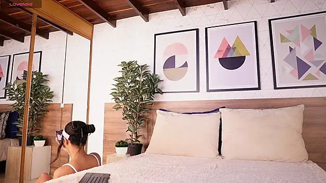 VictoriaShelby online show from 04-09-26, 11:37