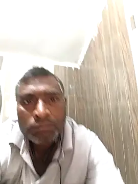 Chanderi19 online show from 04-23-26, 01:07