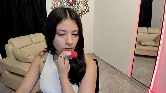 Candy fox 19 online show from 02-20-26, 04:40