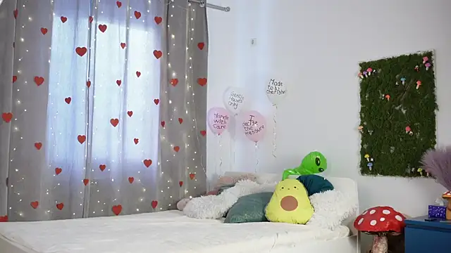 PetiteAlien online show from 02-23-26, 06:33