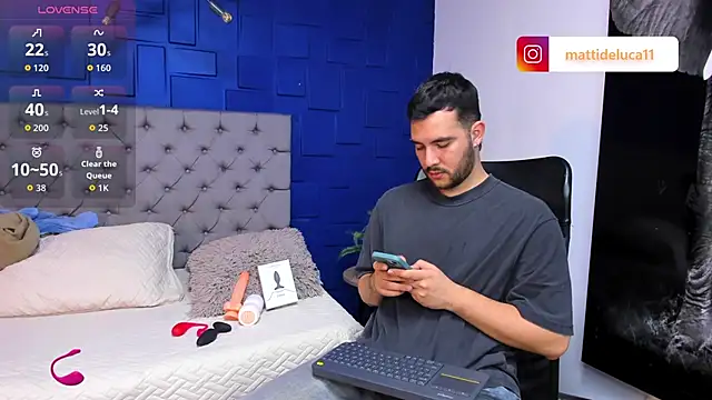 matti de lucaa online show from 10-28-25, 03:47