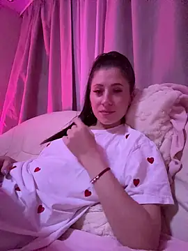 Snapshot of dark_summer chatting on 11-30-25, 04:00 dark summer online show from 11-30-25, 04:00