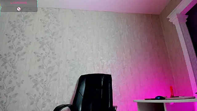 Snapshot of dark_summer chatting on 12-02-25, 07:57 dark summer online show from 12-02-25, 07:57