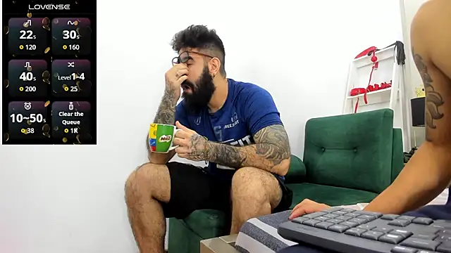 Snapshot of Harald_Smed chatting on 10-15-25, 01:11 Harald Smed online show from 10-15-25, 01:11