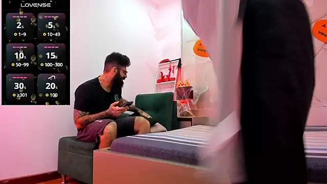 Snapshot of Harald_Smed chatting on 10-20-25, 01:11 Harald Smed online show from 10-20-25, 01:11