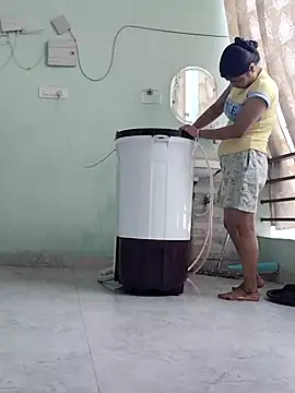 Hot-Pooja25 online show from 04-10-26, 05:01