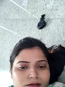 Hot-Pooja25 online show from 04-13-26, 08:42