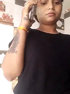 Hot-Pooja25 online show from 04-26-26, 02:09