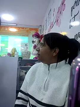 MelissaCooper   online show from 12-05-25, 05:09